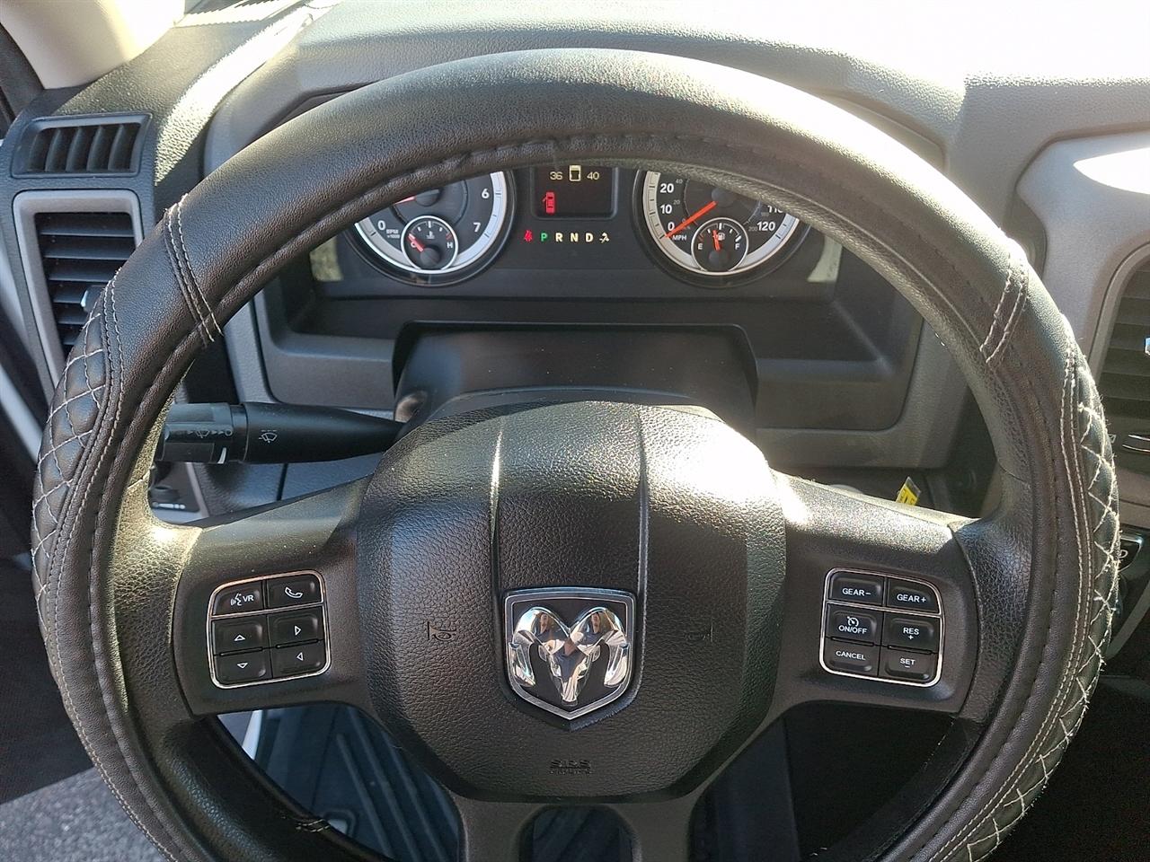 RAM 1500 Tradesman Quad Cab 4WD 2016
