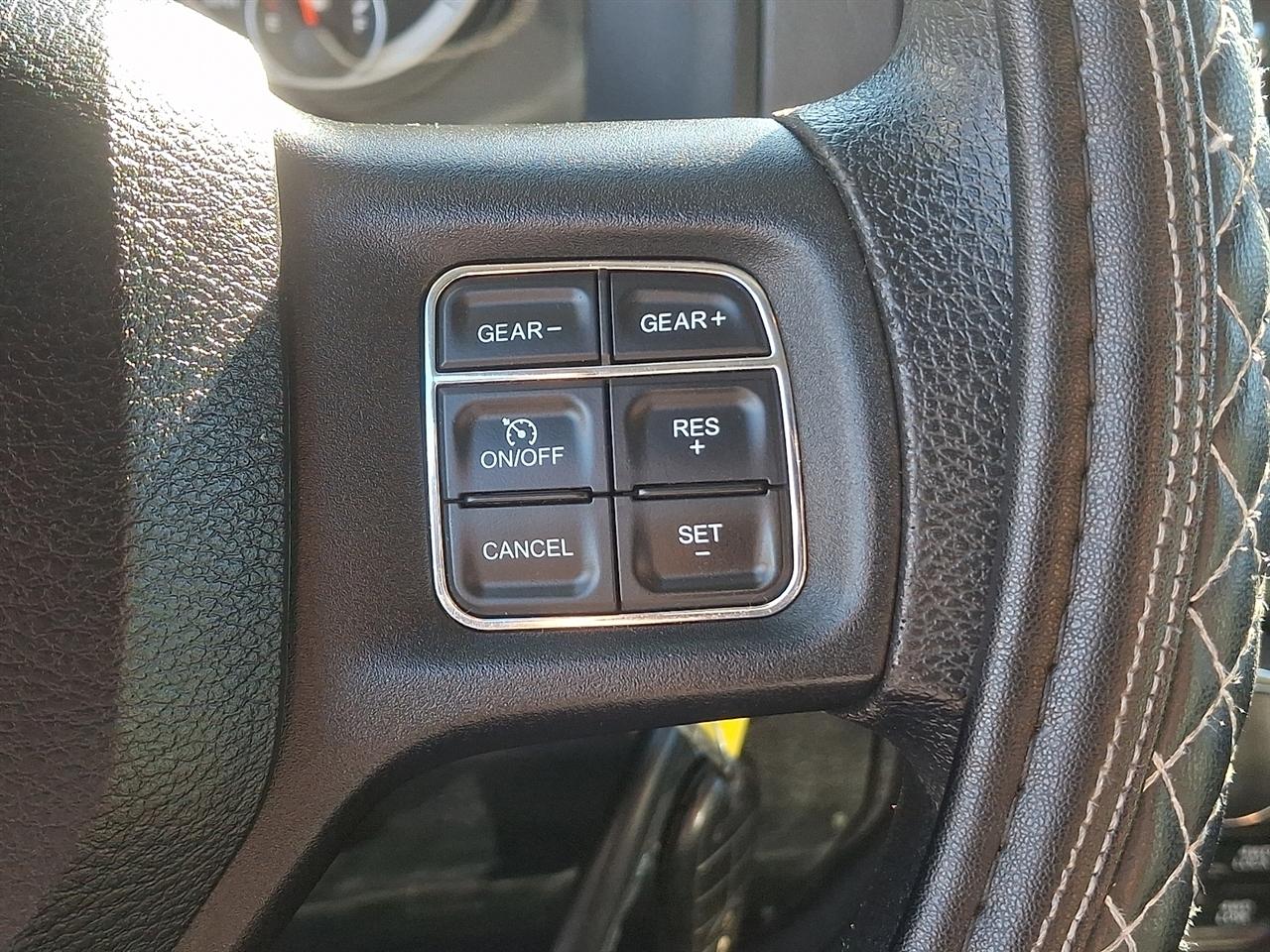 RAM 1500 Tradesman Quad Cab 4WD 2016