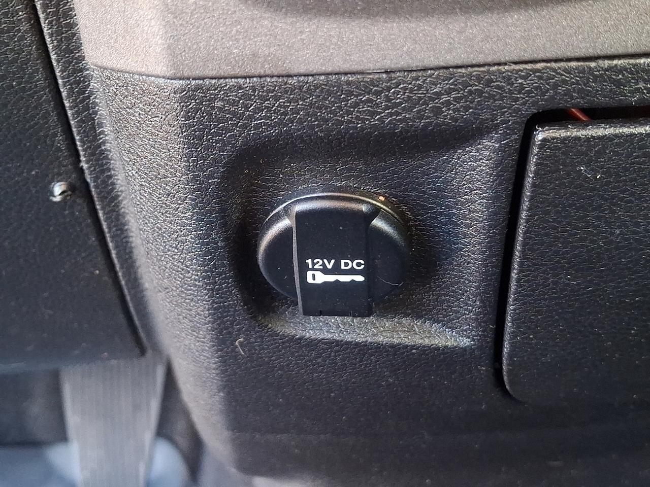 RAM 1500 Tradesman Quad Cab 4WD 2016