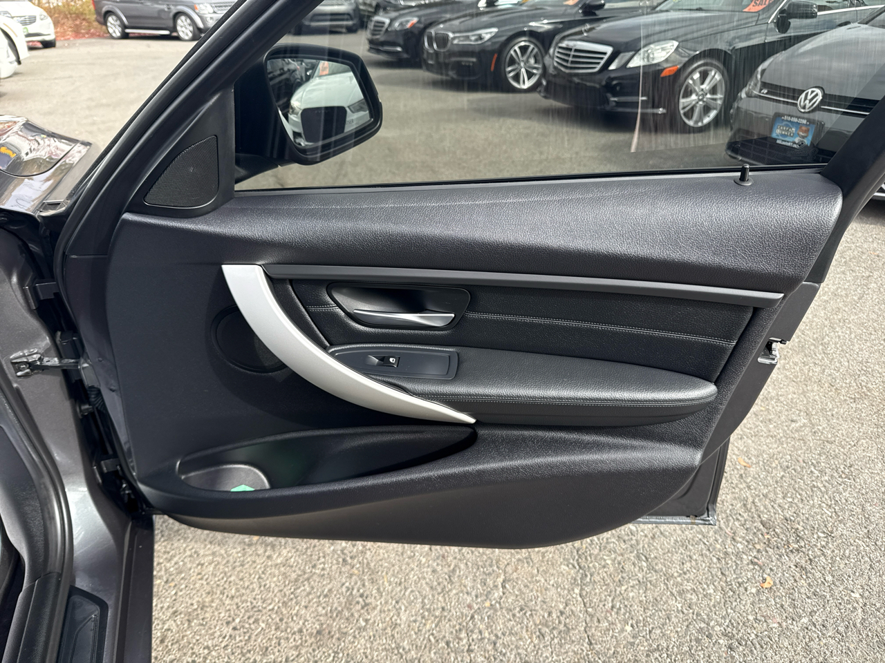 BMW 3 Series 4dr Sdn 328i xDrive AWD SULEV 2013 BMW 3 Series 4dr Sdn 328i xDrive AWD SULEV 2013