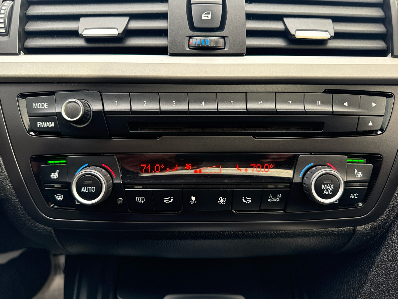 BMW 3 Series 4dr Sdn 328i xDrive AWD SULEV 2013 BMW 3 Series 4dr Sdn 328i xDrive AWD SULEV 2013