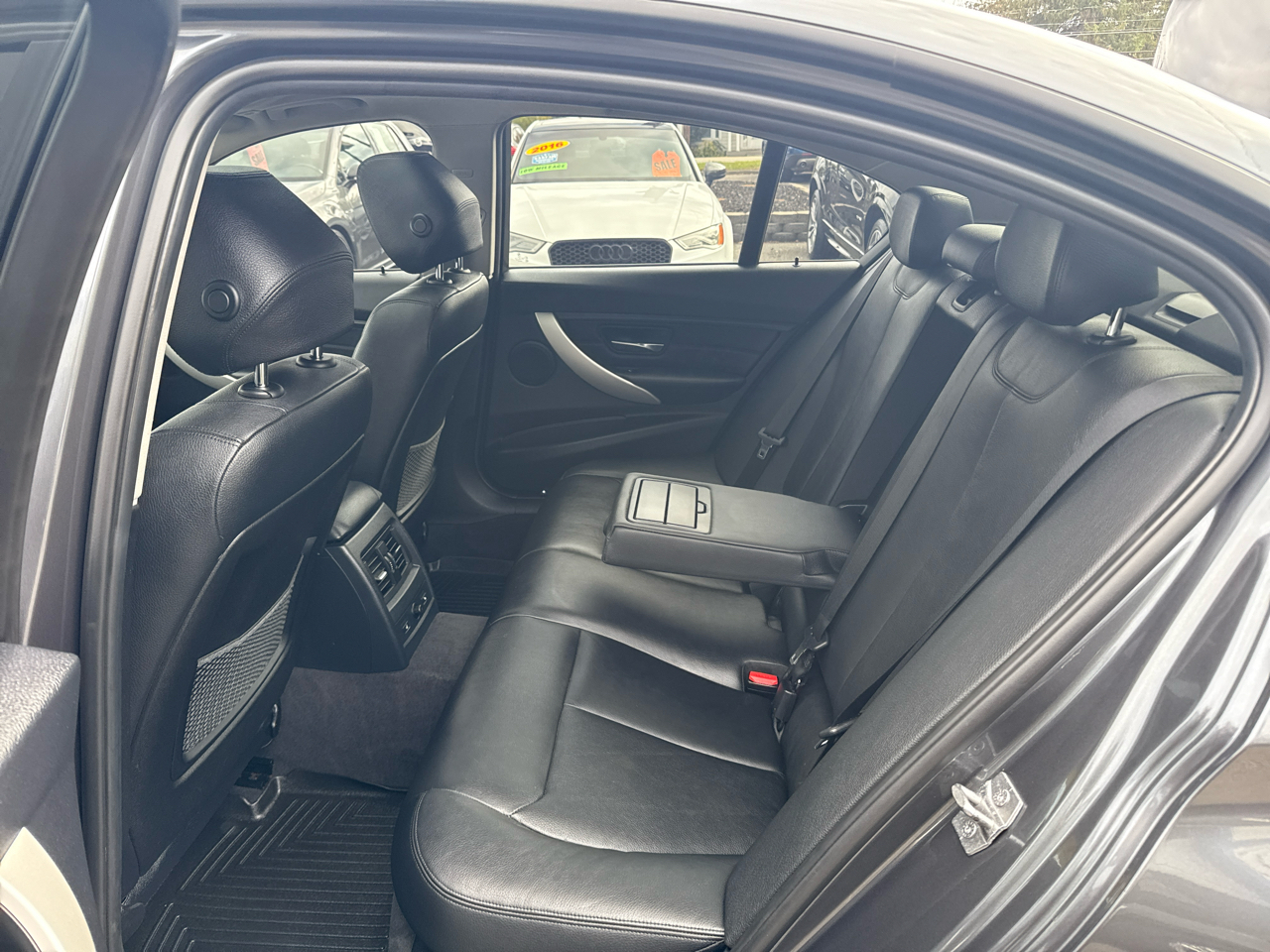 BMW 3 Series 4dr Sdn 328i xDrive AWD SULEV 2013 BMW 3 Series 4dr Sdn 328i xDrive AWD SULEV 2013