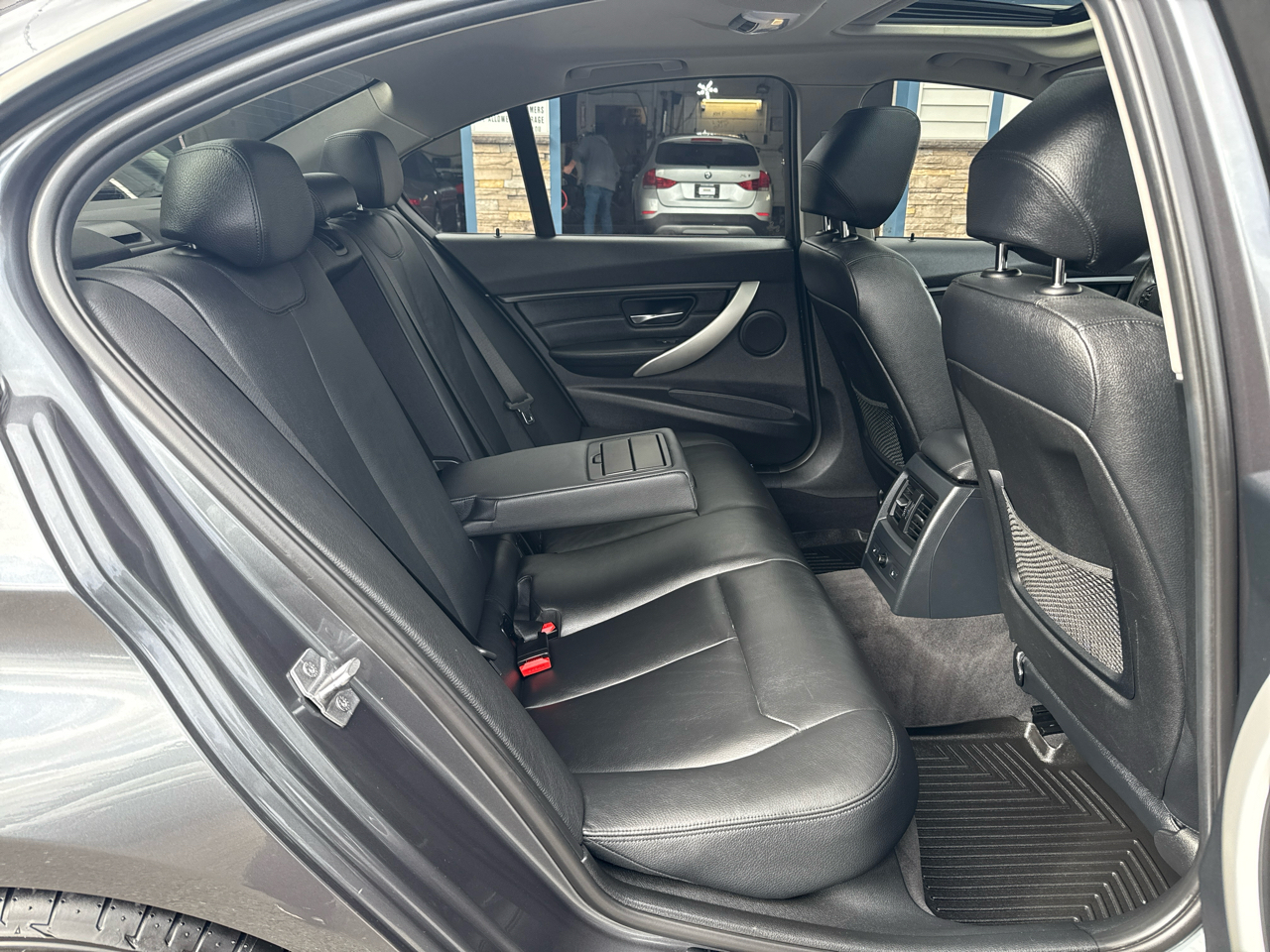 BMW 3 Series 4dr Sdn 328i xDrive AWD SULEV 2013 BMW 3 Series 4dr Sdn 328i xDrive AWD SULEV 2013