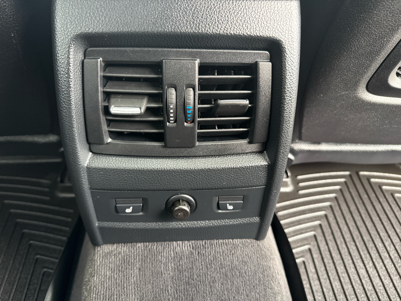 BMW 3 Series 4dr Sdn 328i xDrive AWD SULEV 2013 BMW 3 Series 4dr Sdn 328i xDrive AWD SULEV 2013