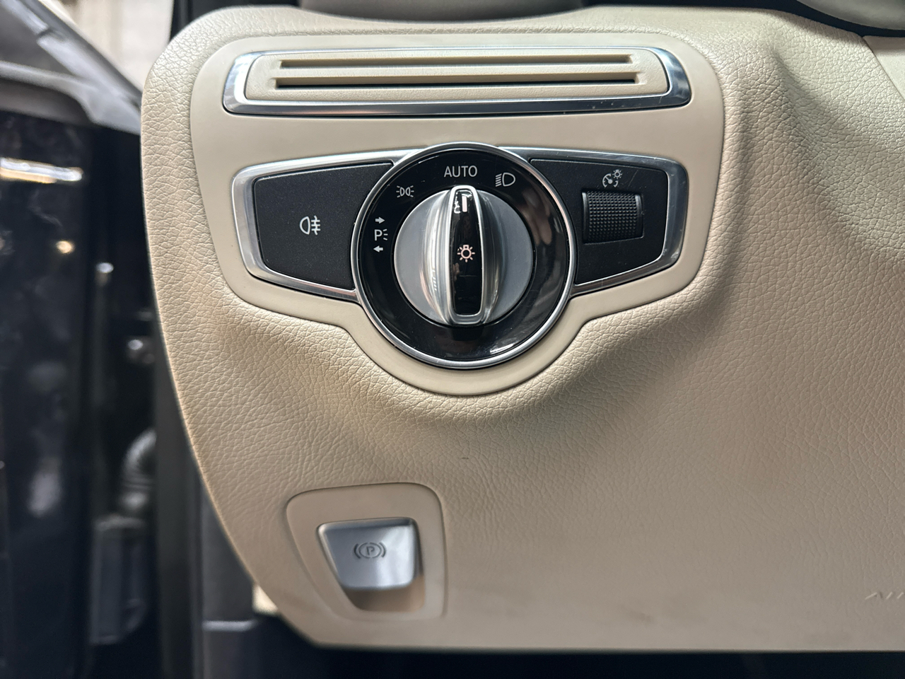 Mercedes-Benz C-Class 4dr Sdn C 300 4MATIC 2015