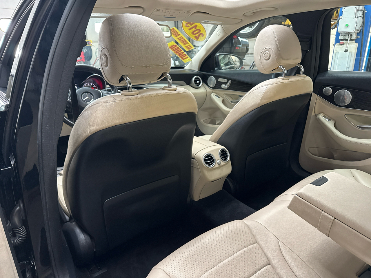 Mercedes-Benz C-Class 4dr Sdn C 300 4MATIC 2015