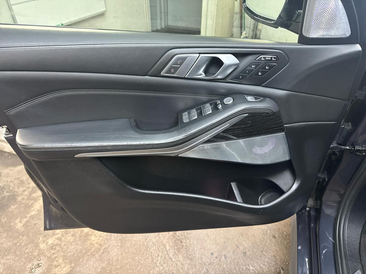 BMW X7 xDrive50i Sports Activity Vehicle 2019