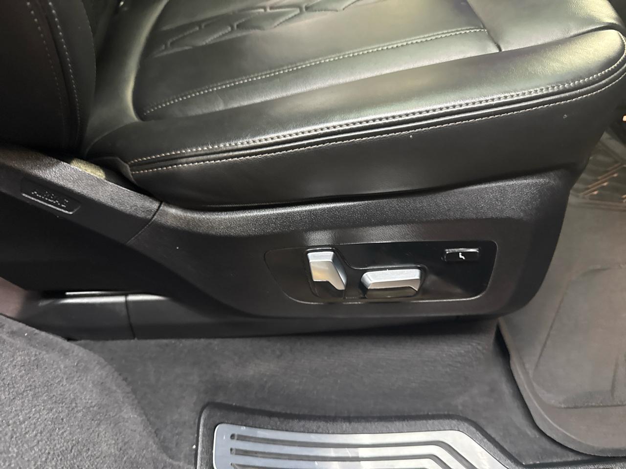 BMW X7 xDrive50i Sports Activity Vehicle 2019