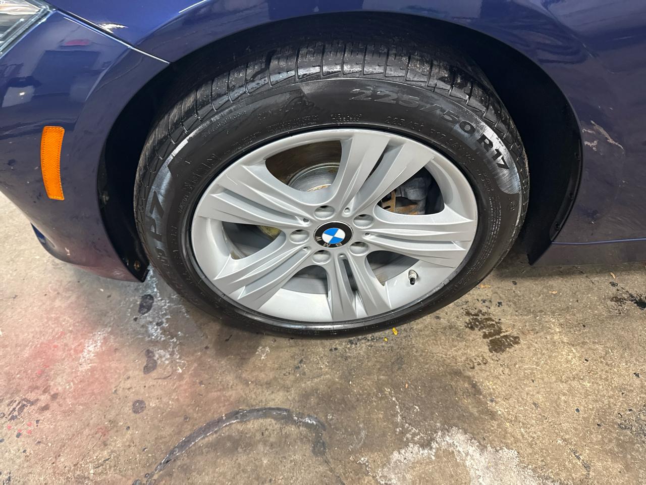 BMW 3 Series 330i xDrive Sedan 2018