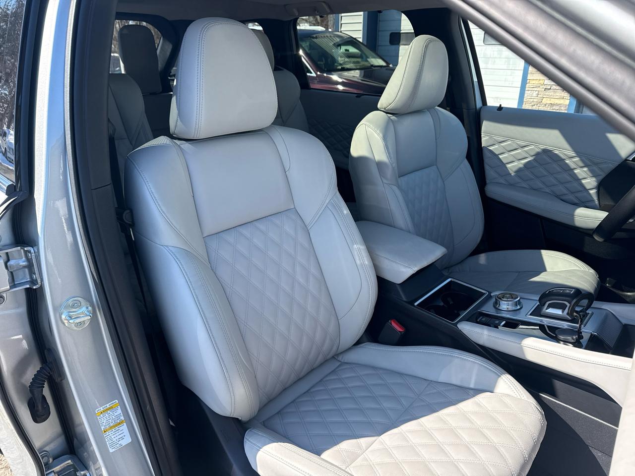 Mitsubishi Outlander SEL S-AWC 2024