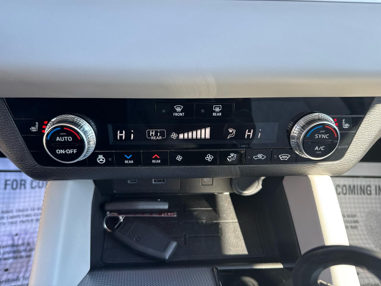 Mitsubishi Outlander SEL S-AWC 2024