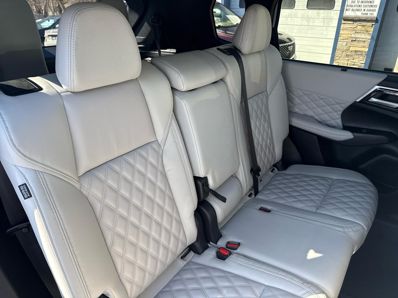 Mitsubishi Outlander SEL S-AWC 2024