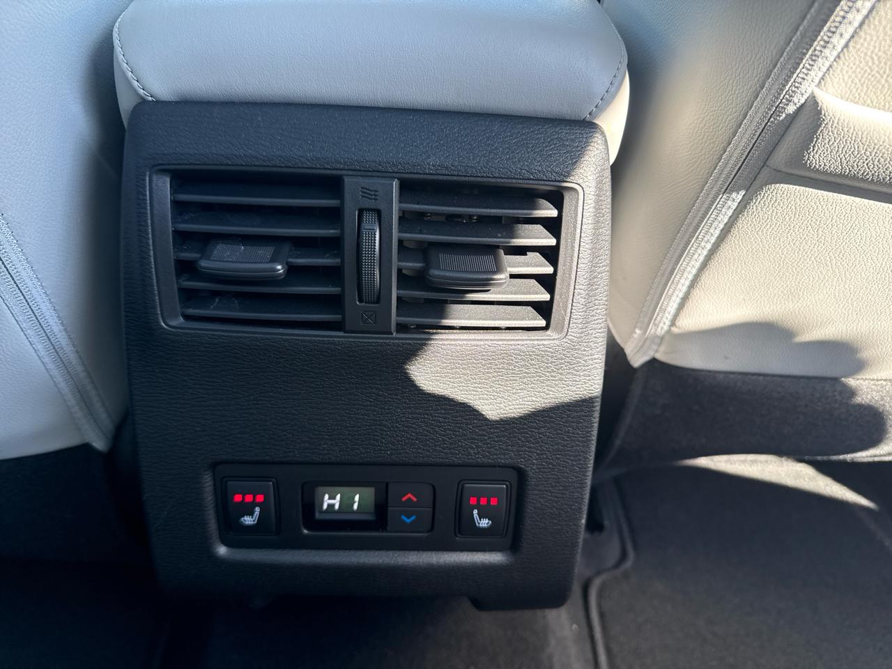 Mitsubishi Outlander SEL S-AWC 2024