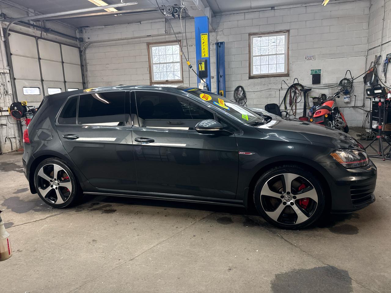 Volkswagen Golf GTI 2.0T 4-Door Autobahn Manual 2017