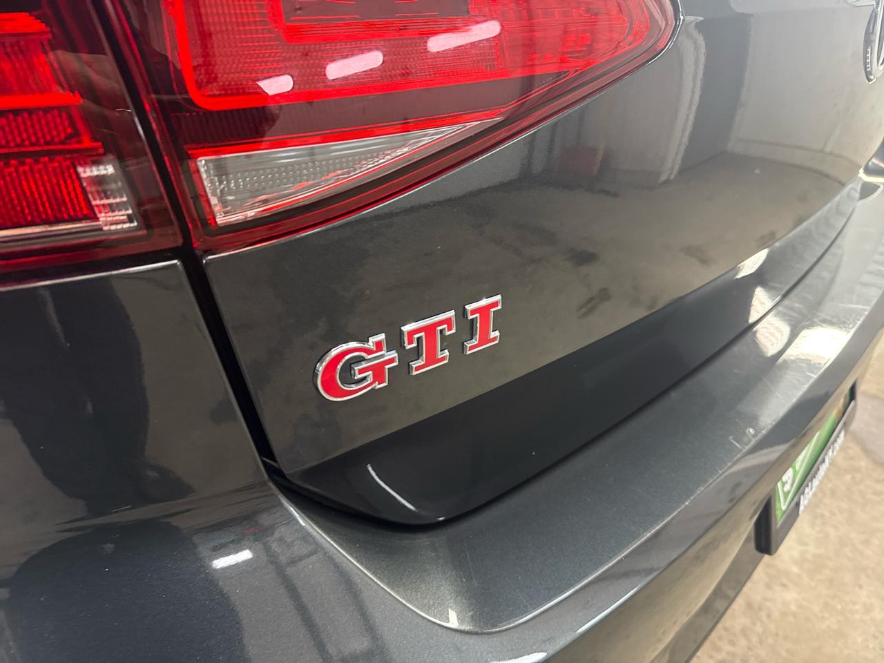 Volkswagen Golf GTI 2.0T 4-Door Autobahn Manual 2017