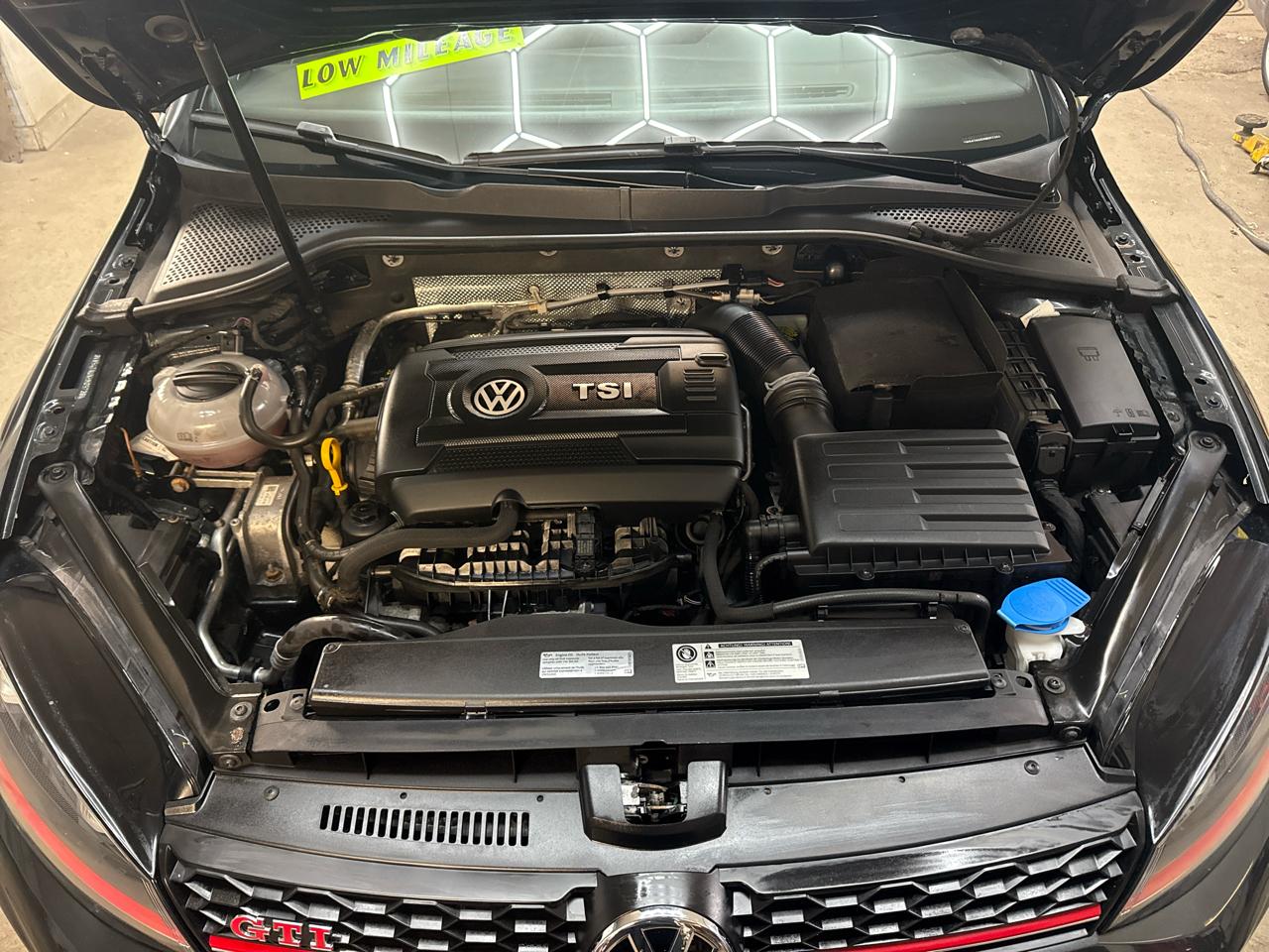 Volkswagen Golf GTI 2.0T 4-Door Autobahn Manual 2017