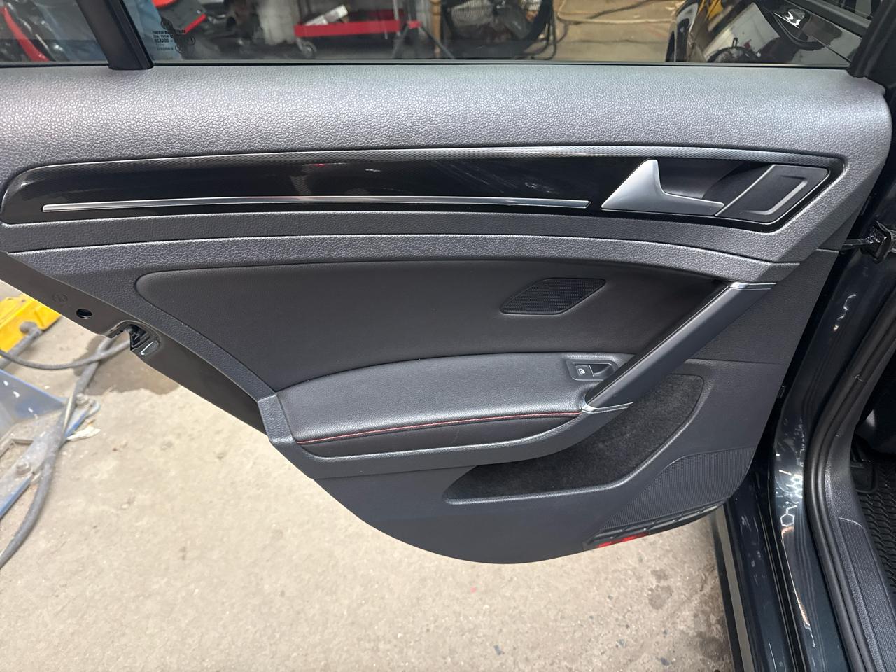 Volkswagen Golf GTI 2.0T 4-Door Autobahn Manual 2017