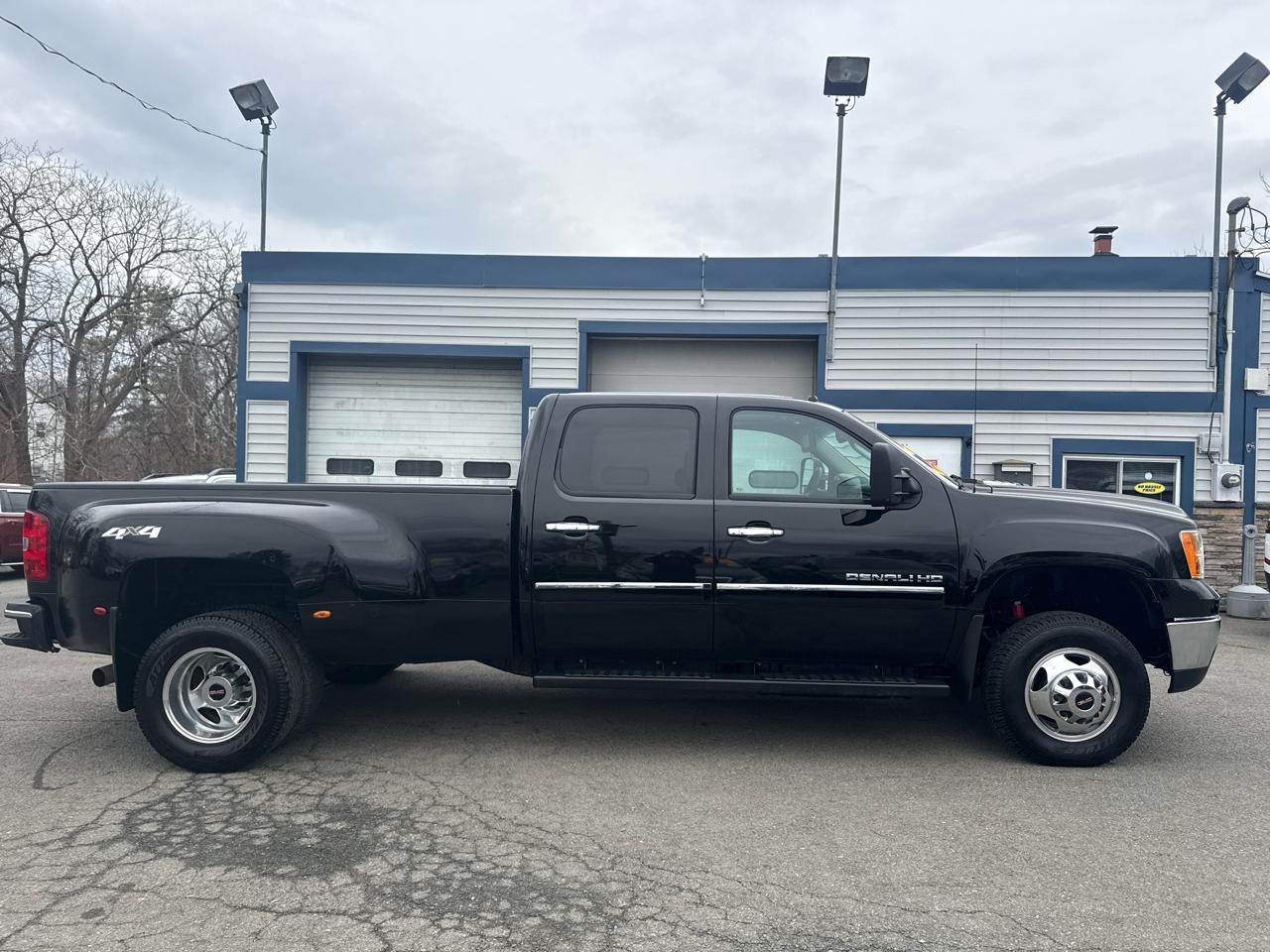 GMC Sierra 3500HD 4WD Crew Cab 167.7" Denali 2014