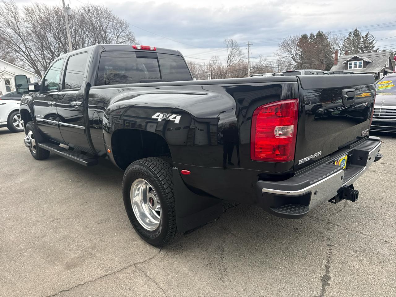 GMC Sierra 3500HD 4WD Crew Cab 167.7" Denali 2014
