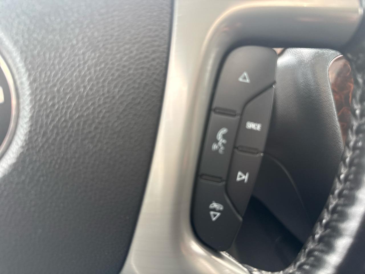 GMC Sierra 3500HD 4WD Crew Cab 167.7" Denali 2014