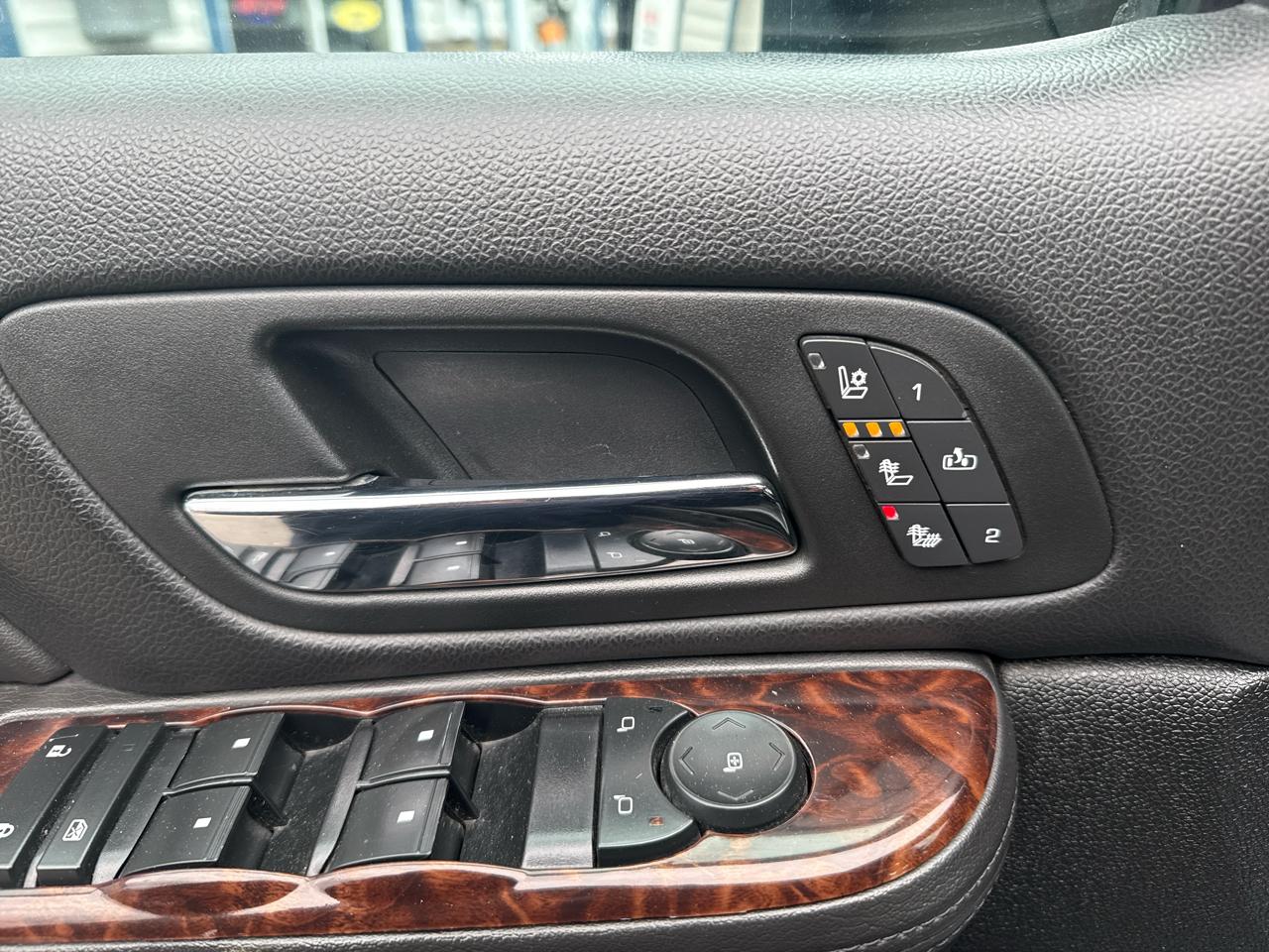 GMC Sierra 3500HD 4WD Crew Cab 167.7" Denali 2014