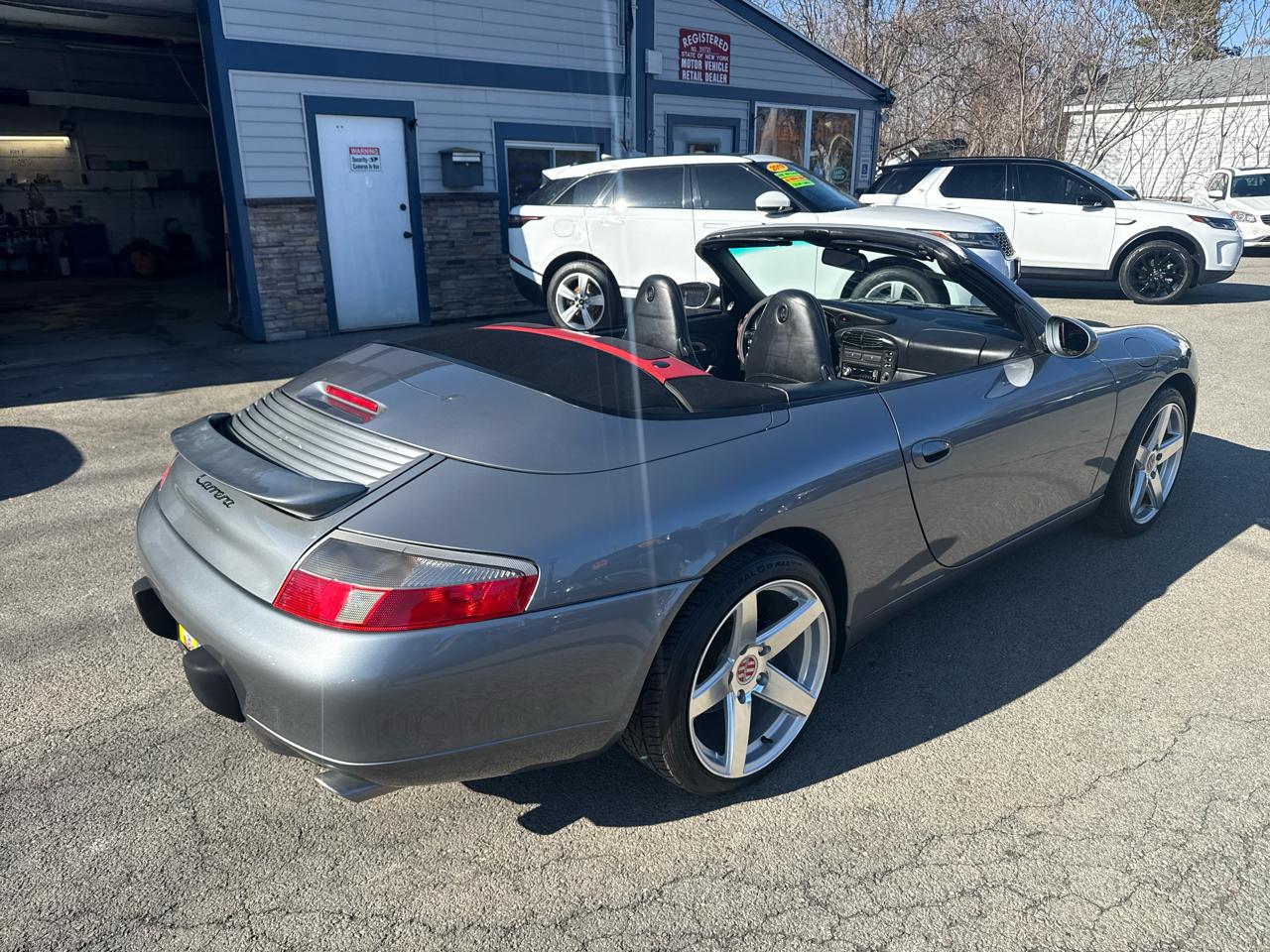 Porsche 911 Carrera 2dr Carrera Cabriolet 6-Spd Manual 2001
