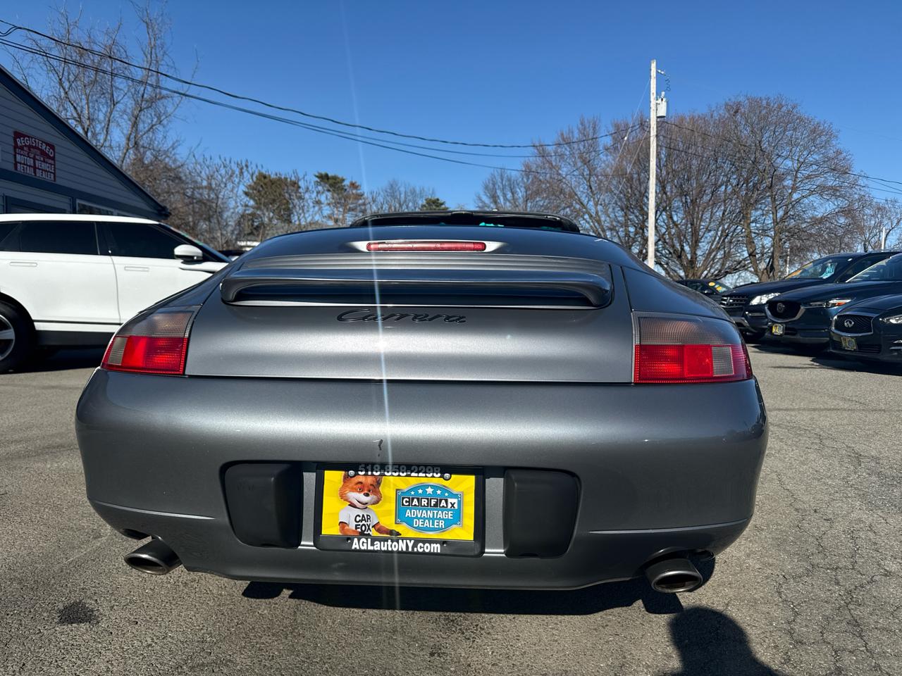 Porsche 911 Carrera 2dr Carrera Cabriolet 6-Spd Manual 2001