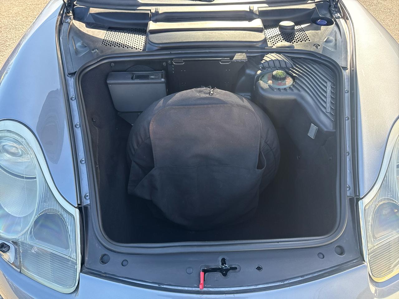 Porsche 911 Carrera 2dr Carrera Cabriolet 6-Spd Manual 2001