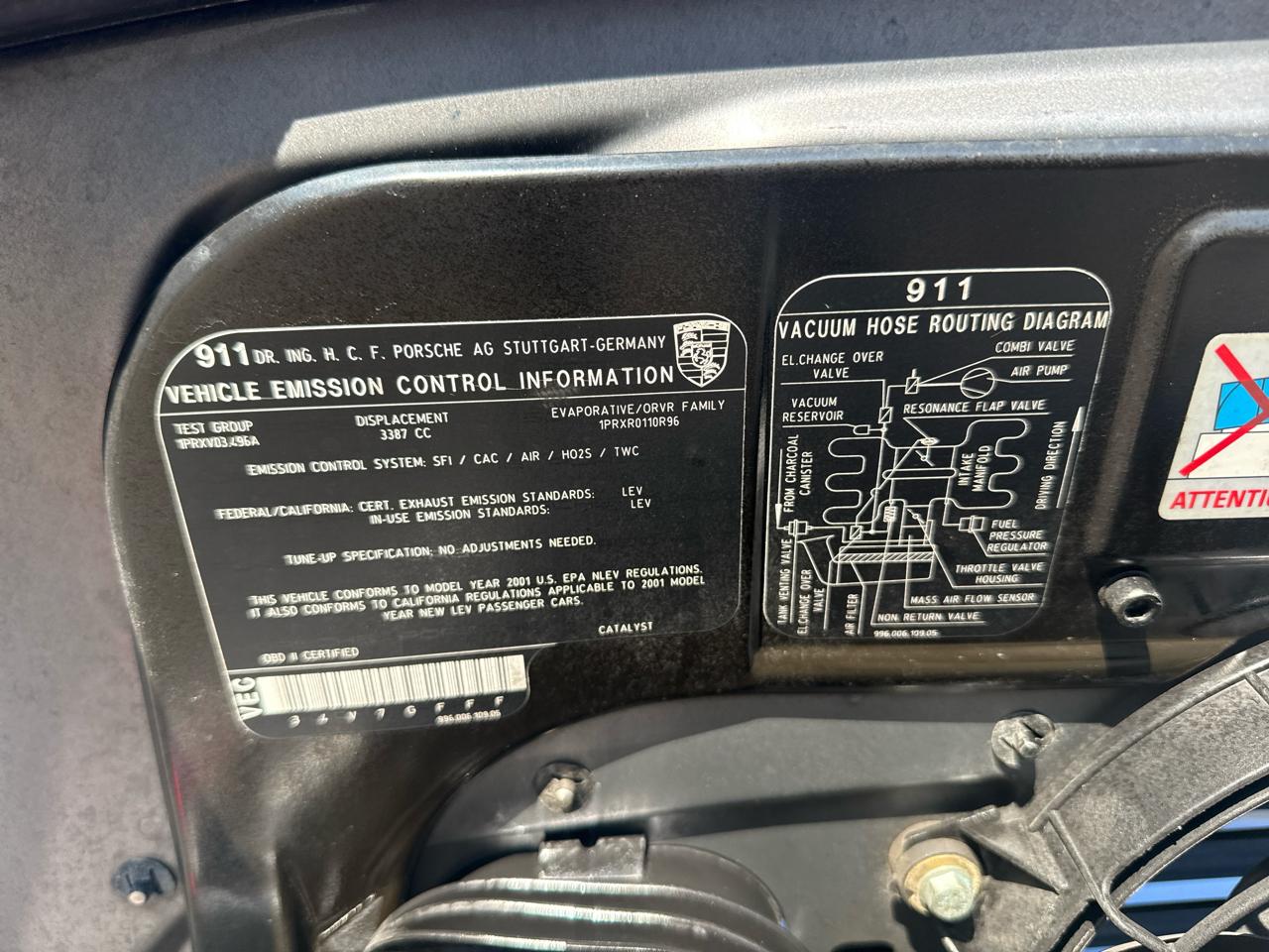 Porsche 911 Carrera 2dr Carrera Cabriolet 6-Spd Manual 2001