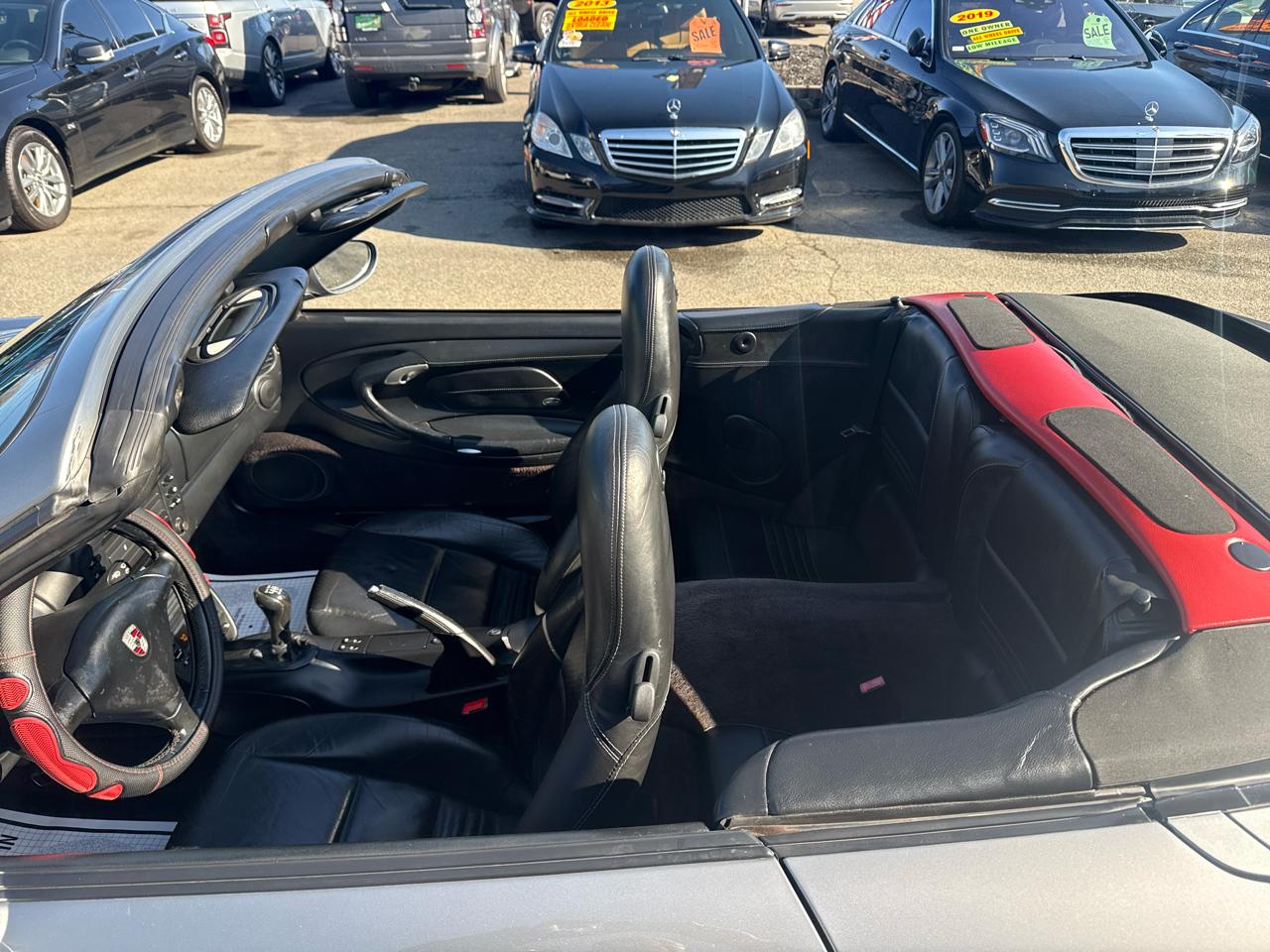 Porsche 911 Carrera 2dr Carrera Cabriolet 6-Spd Manual 2001