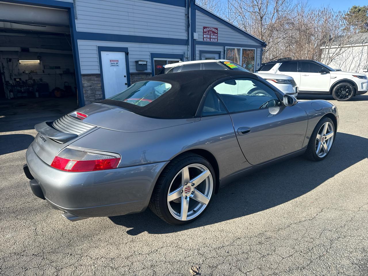 Porsche 911 Carrera 2dr Carrera Cabriolet 6-Spd Manual 2001