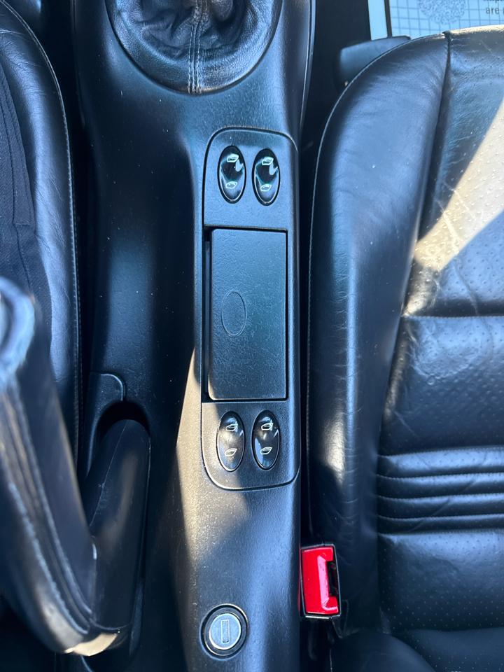 Porsche 911 Carrera 2dr Carrera Cabriolet 6-Spd Manual 2001