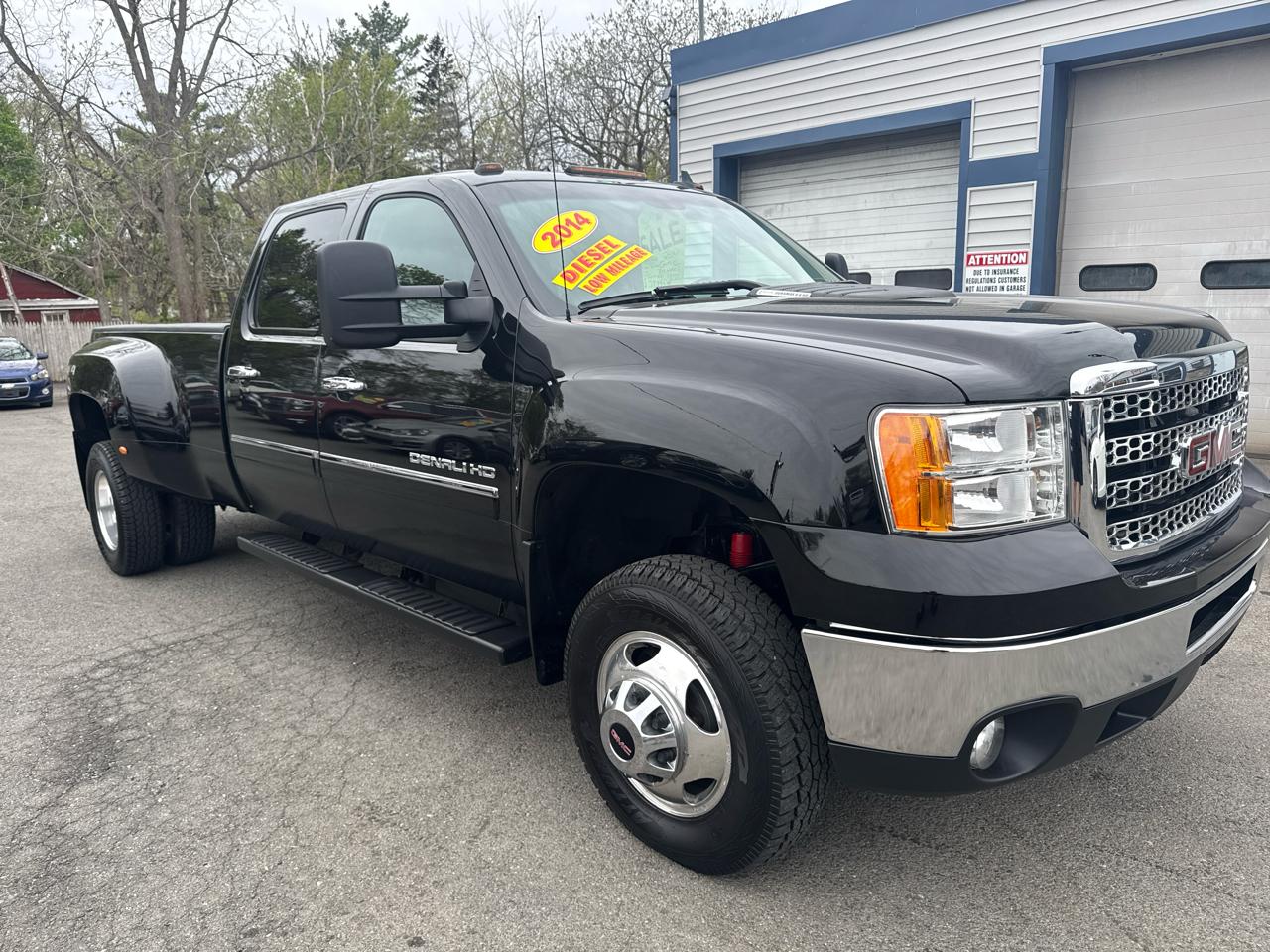 GMC Sierra 3500HD 4WD Crew Cab 167.7" Denali 2014