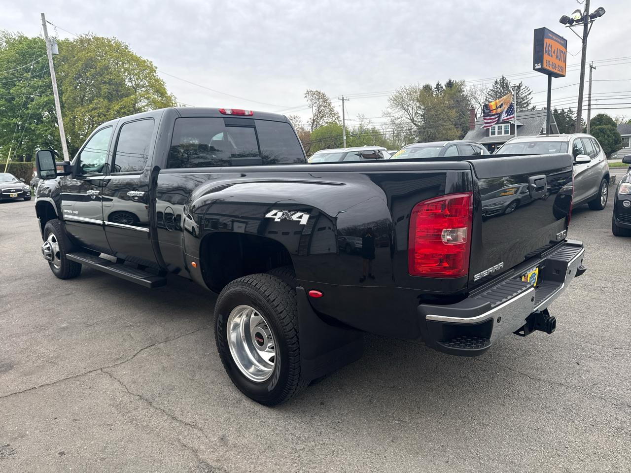 GMC Sierra 3500HD 4WD Crew Cab 167.7" Denali 2014