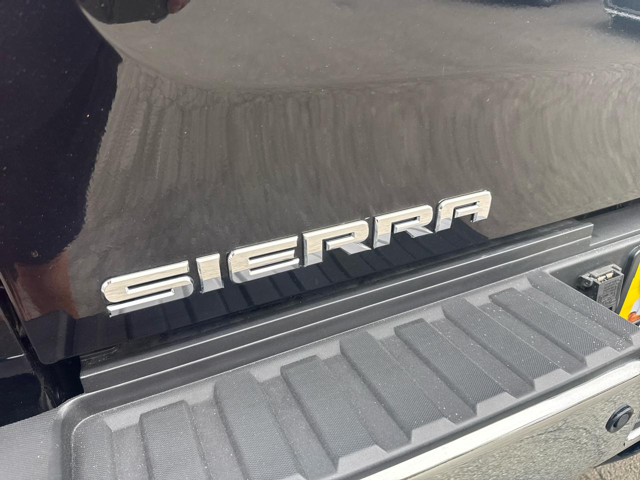 GMC Sierra 3500HD 4WD Crew Cab 167.7" Denali 2014