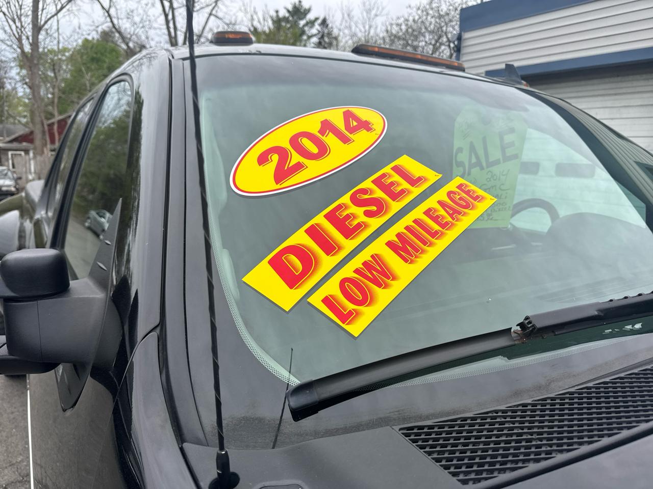 GMC Sierra 3500HD 4WD Crew Cab 167.7" Denali 2014