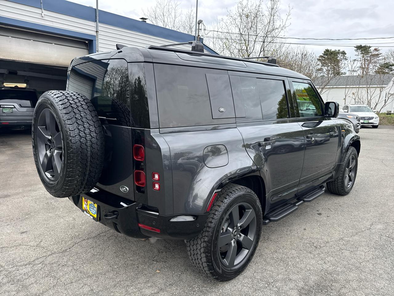 Land Rover Defender 110 X-Dynamic HSE AWD 2022