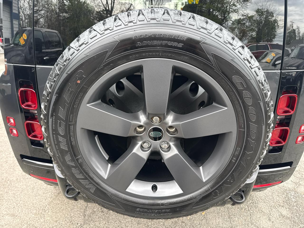 Land Rover Defender 110 X-Dynamic HSE AWD 2022