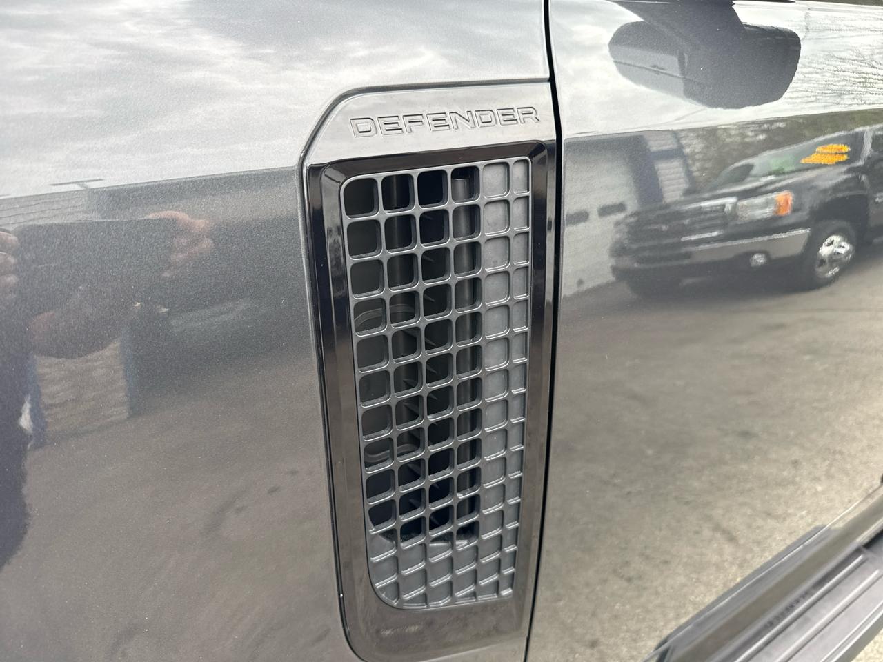 Land Rover Defender 110 X-Dynamic HSE AWD 2022