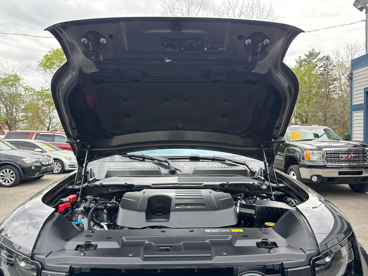 Land Rover Defender 110 X-Dynamic HSE AWD 2022