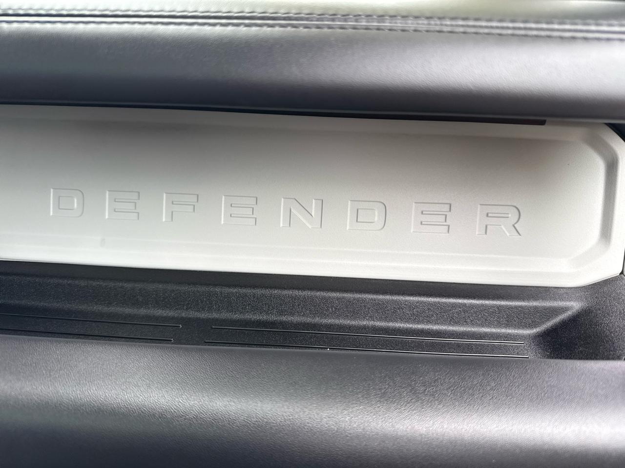 Land Rover Defender 110 X-Dynamic HSE AWD 2022