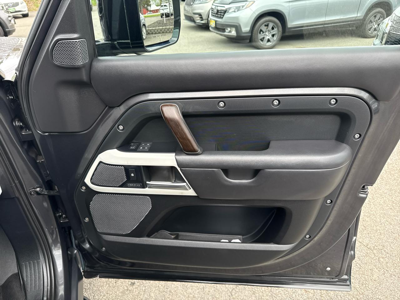 Land Rover Defender 110 X-Dynamic HSE AWD 2022