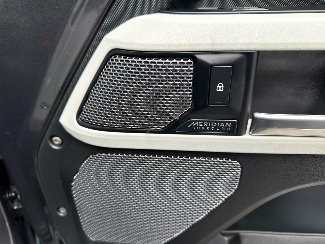 Land Rover Defender 110 X-Dynamic HSE AWD 2022