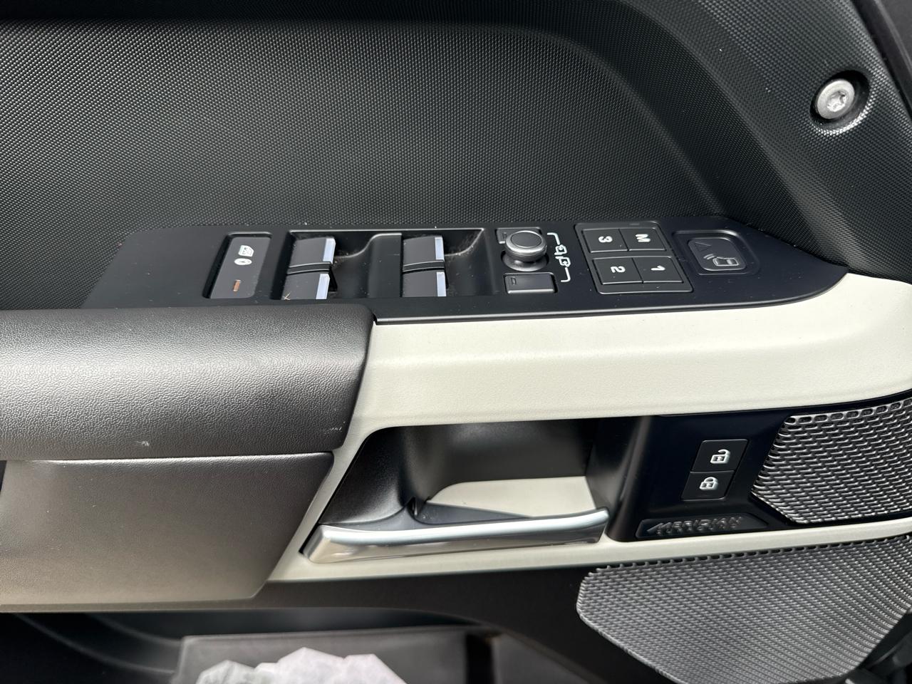 Land Rover Defender 110 X-Dynamic HSE AWD 2022