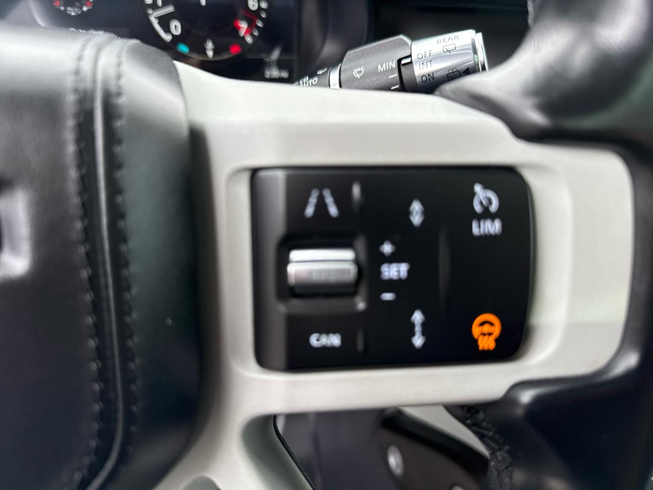 Land Rover Defender 110 X-Dynamic HSE AWD 2022