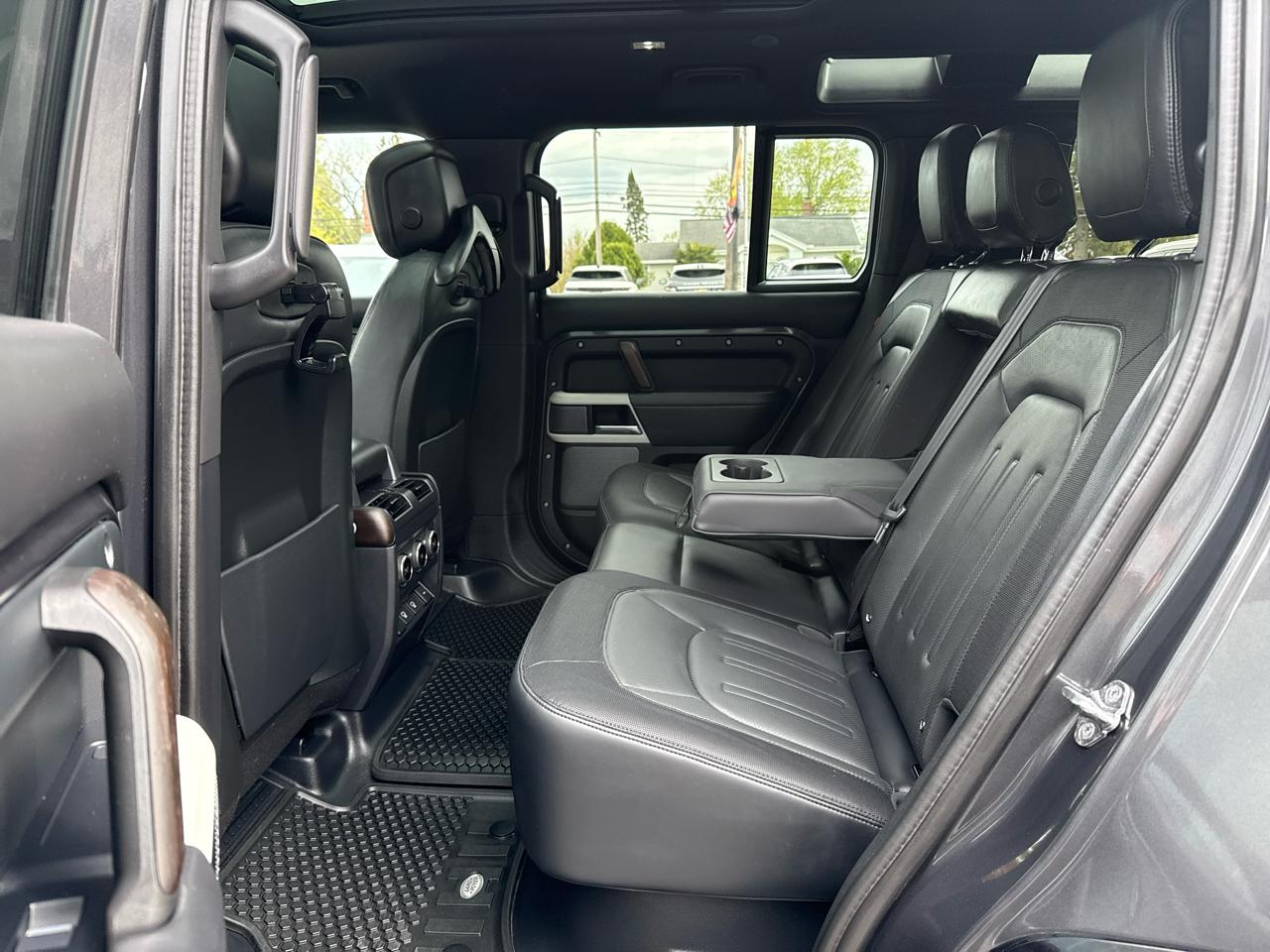 Land Rover Defender 110 X-Dynamic HSE AWD 2022