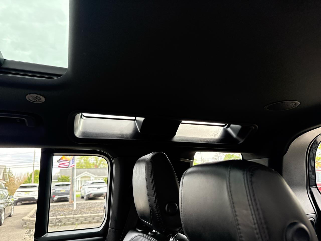 Land Rover Defender 110 X-Dynamic HSE AWD 2022