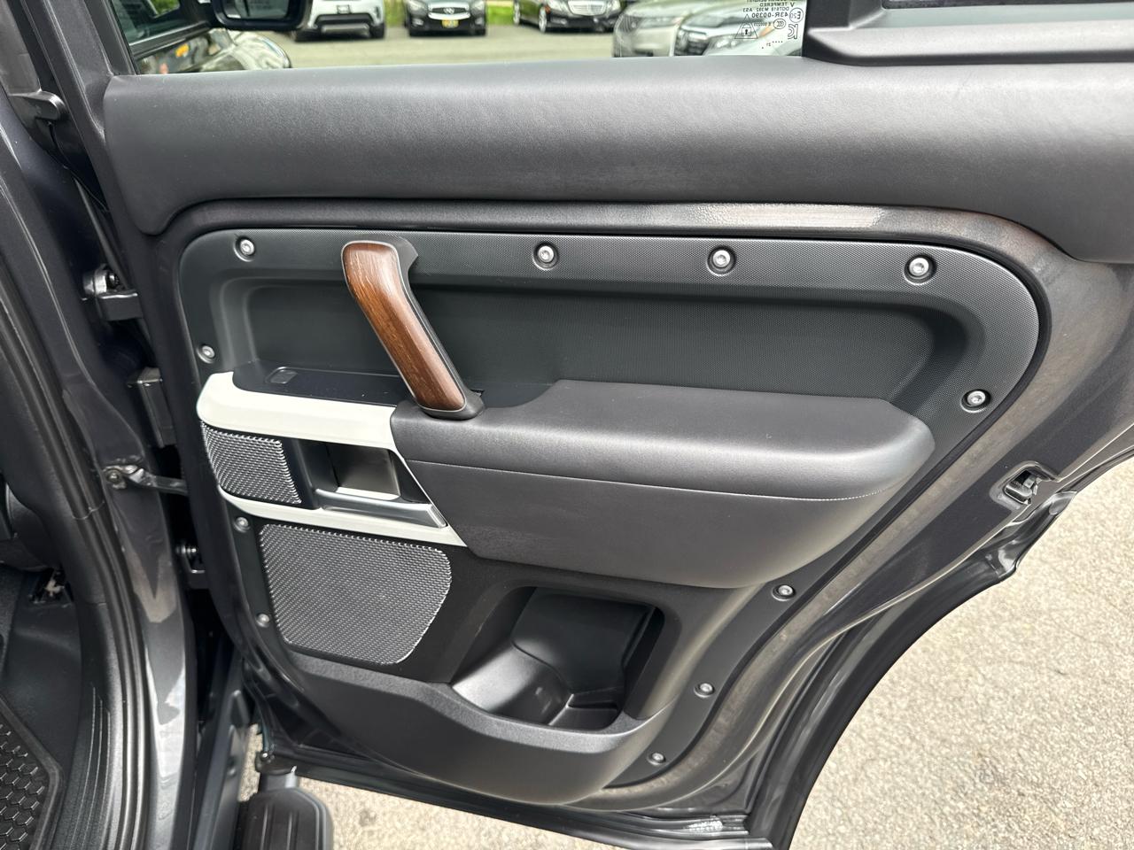 Land Rover Defender 110 X-Dynamic HSE AWD 2022