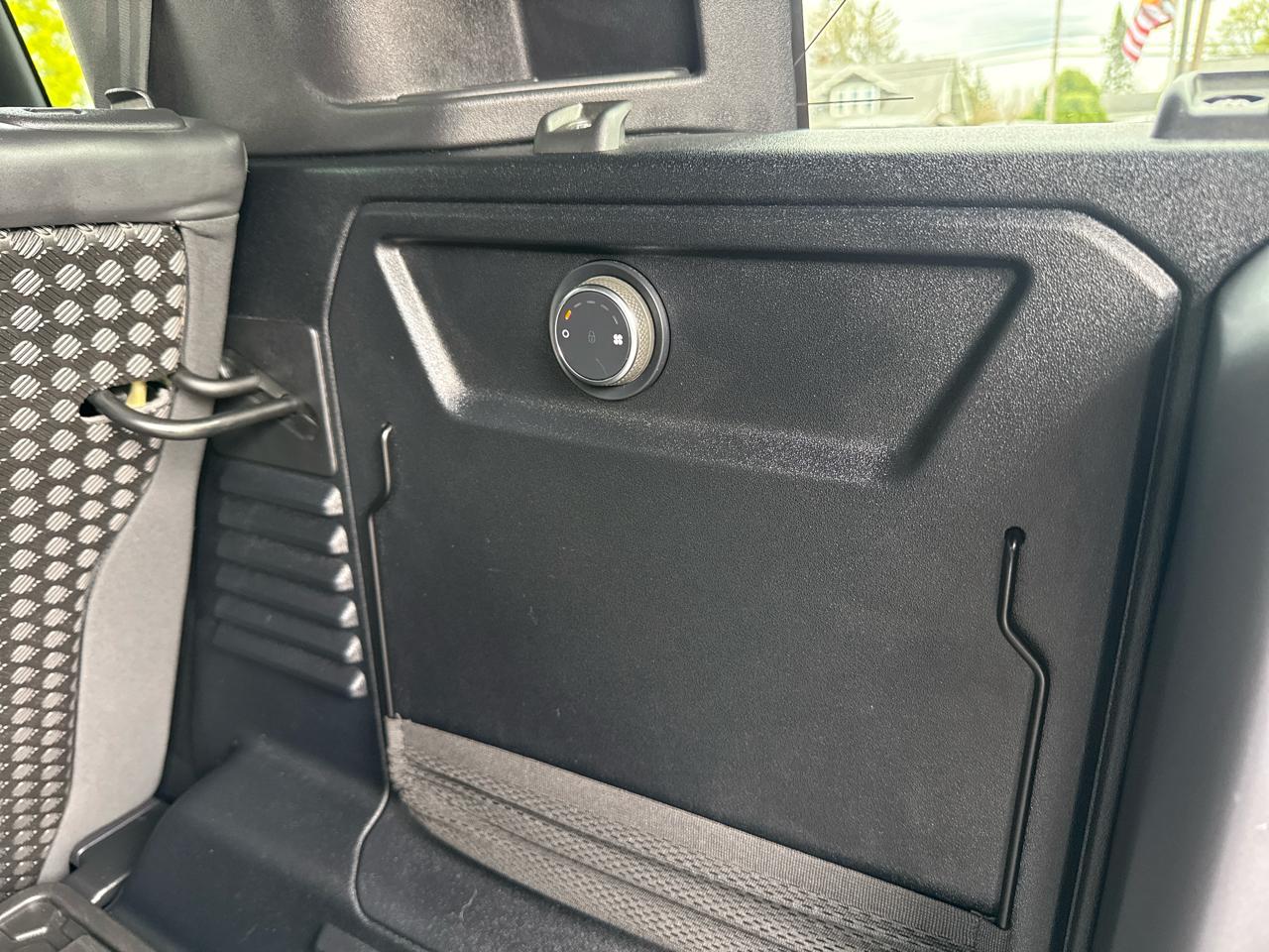 Land Rover Defender 110 X-Dynamic HSE AWD 2022