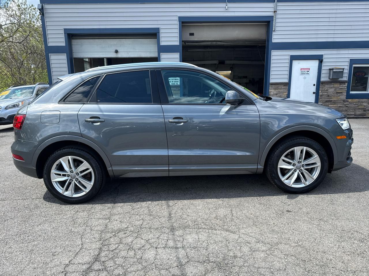 Audi Q3 2.0 TFSI Premium quattro AWD 2017
